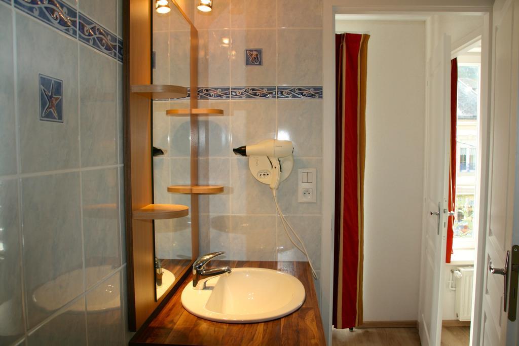 Residence Maison Blanche 플롬비에레레뱅 외부 사진
